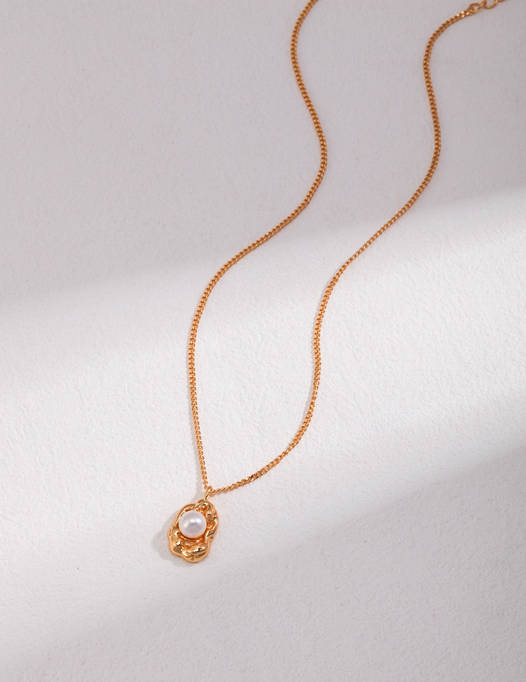 Organic Shape Natural Pearl Pendant Necklace
