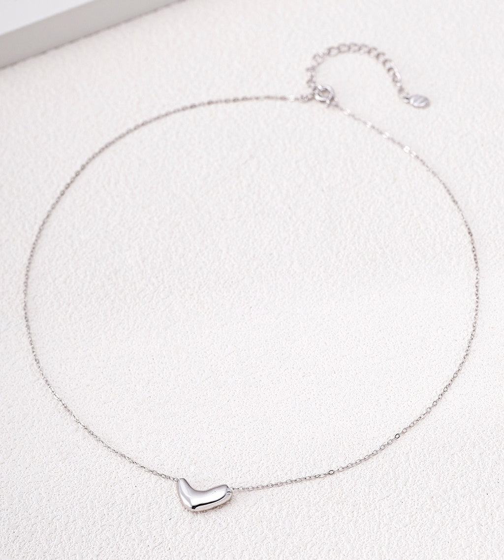 18K White-Gold-Plated on S925 Silver Dainty Curved Bean Heart Necklace | BUCKLE Collective