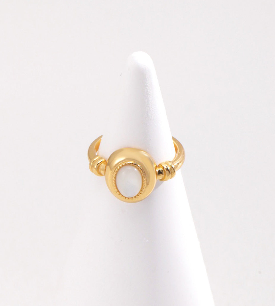 Elegant 18K Gold-Plated Mother of Pearl Ring S925 Silver