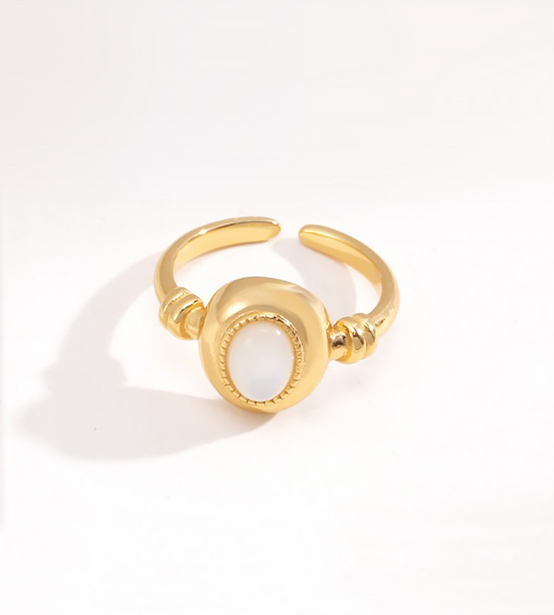 18K Gold-Plated S925 Silver adjustable ring with a central Mother-of-Pearl | BUCKLE Collective