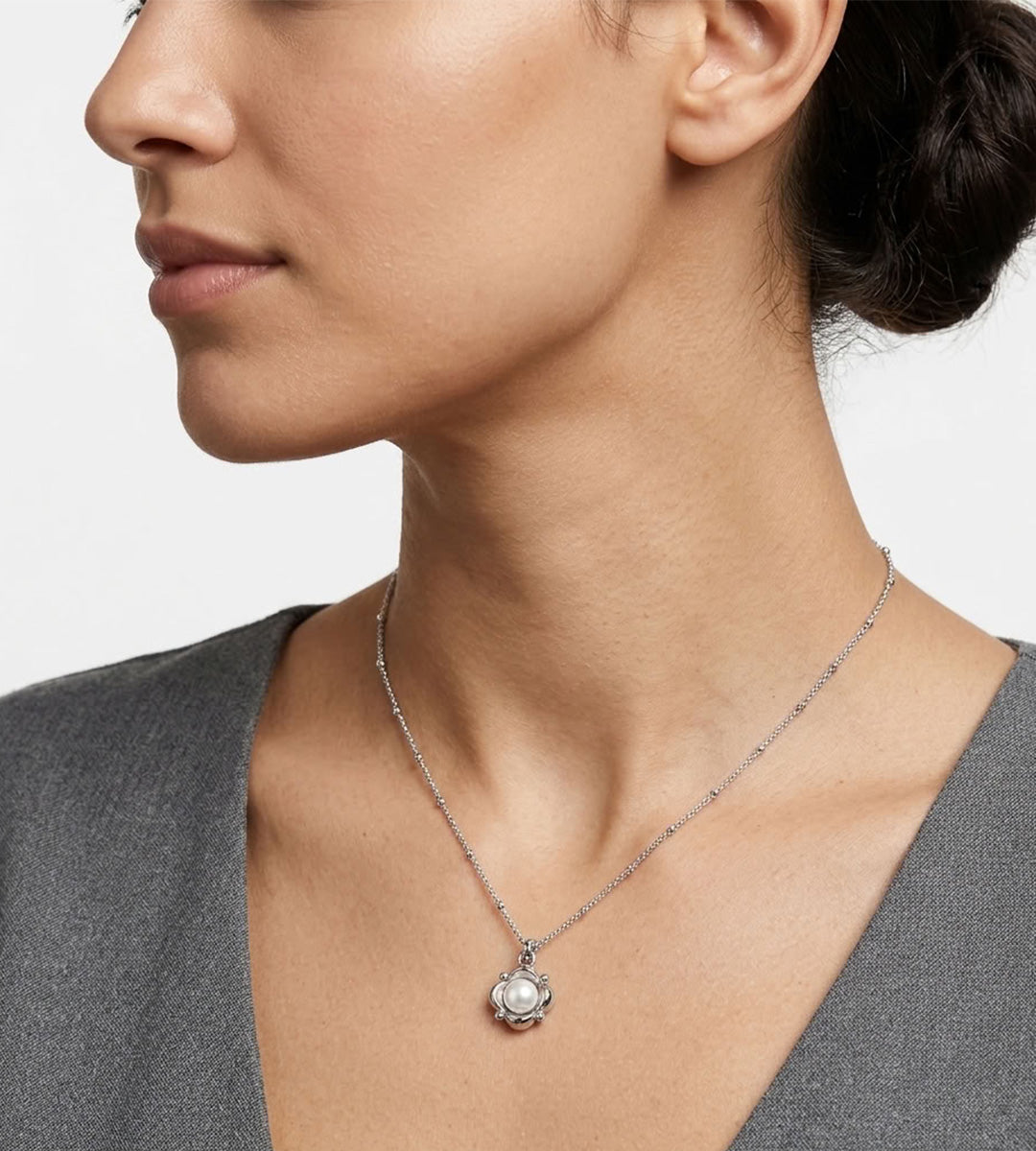 Flower Natural Pearl Necklace