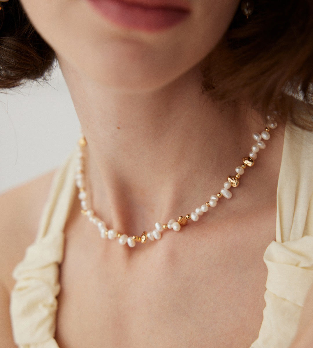 Verve Freshwater Pearl & Textured Gold Chain Necklace