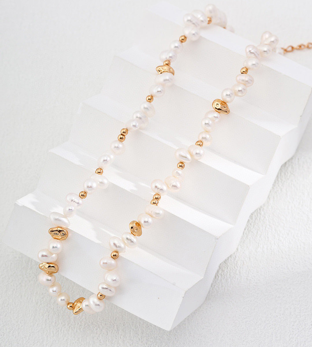 Verve Freshwater Pearl & Textured Gold Chain Necklace