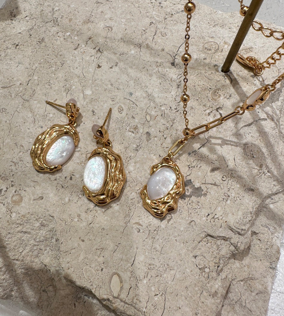 Women's Jewellery Collection, Earrings, Necklaces, Rings, Jewellery Sets