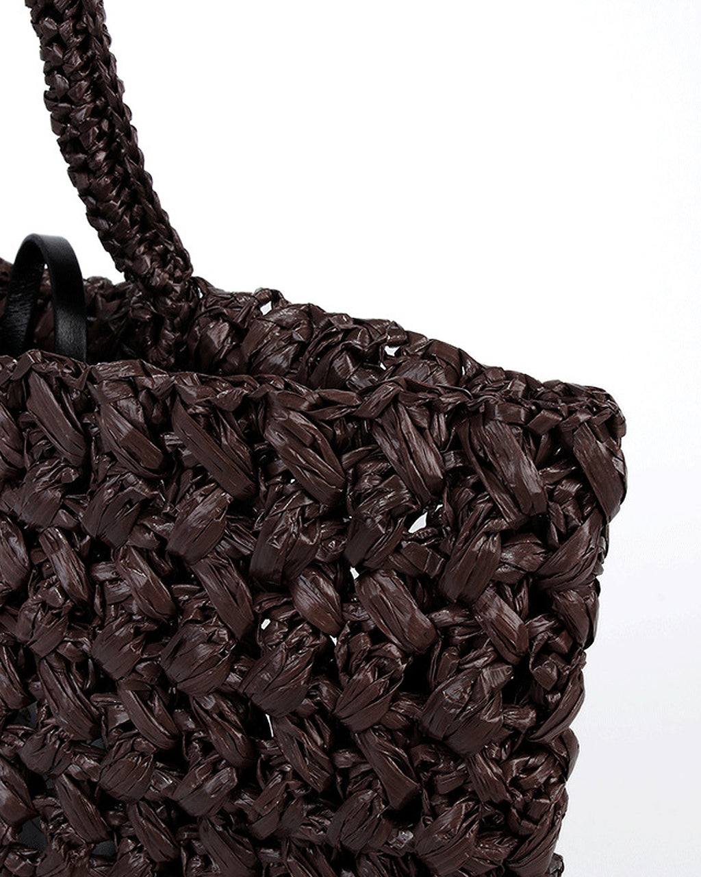 Texture of the Woven Raffia Tote Bag with Removable Pouch